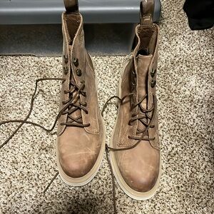 Womens sorel boot never worn